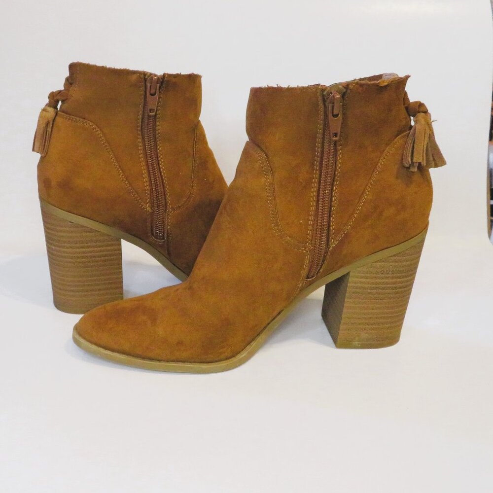 Universal Thread Ankle Boot with Chunky Heel Women's Size 8.5 Tassel Bootie